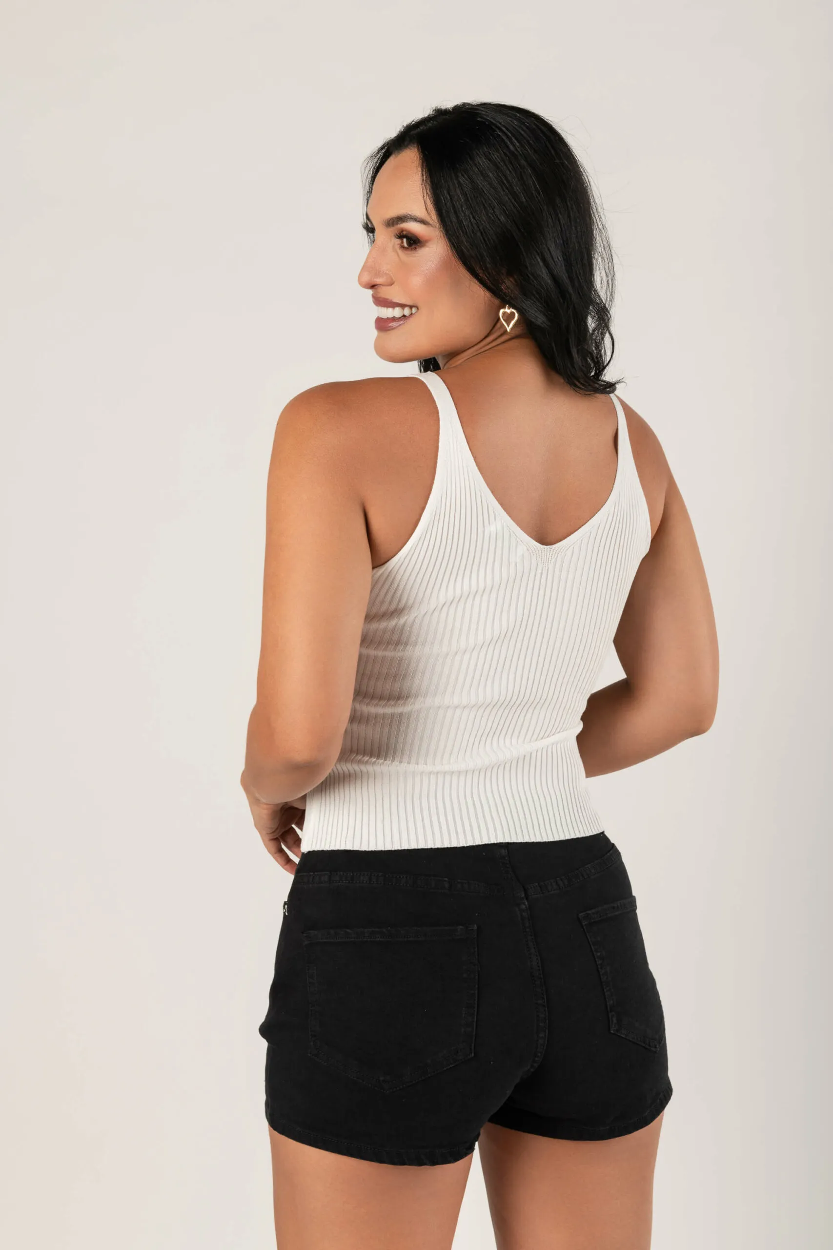 Skort (falda short) con botones sesgados